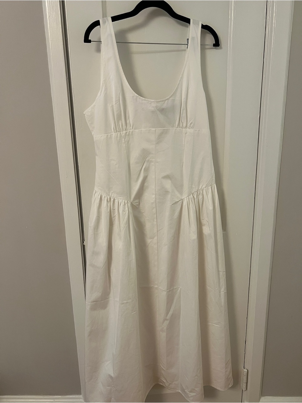 Lioness Luna White Sleeveless Maxi Dress - Elegant Everyday Style - Picture 6 of 7